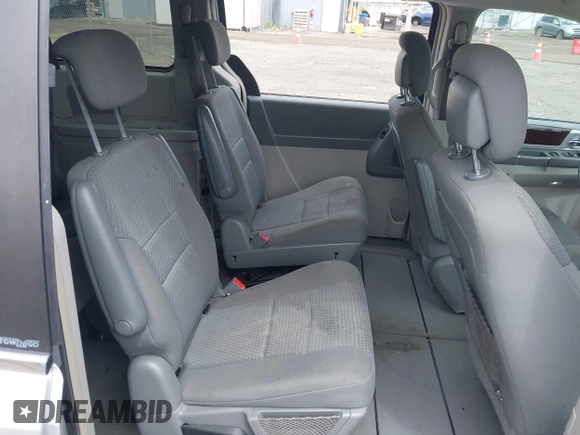 2010 Chrysler Town & Country Touring with VIN 2A4RR5D14AR271397, listed as a IAAI auction lot 42181231 with 200,547 mi miles and . Bid and sale history available at DreamBid. Image 8.