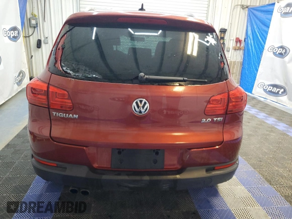 2012 Volkswagen Tiguan SE z VIN WVGAV7AX9CW002143, wystawiony jako Copart lot #55820395 z przebiegiem 174 356 mil mil oraz Czysty tytuł • Clean title. Historia ofert i sprzedaży dostępna na DreamBid. Obrazek 6.