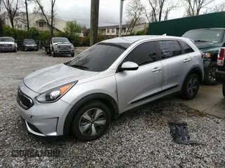 2018 Kia Niro LX with VIN KNDCB3LCXJ5147445, listed as a IAAI auction lot 41930470 with 134,224 mi miles. Bid and sale history available at carsss.com. Image 2.