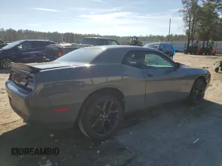 2019 Dodge Challenger SXT z VIN 2C3CDZAG4KH521999, wystawiony jako Copart lot #42093645 z przebiegiem 83 704 mil mil oraz Szkoda całkowita • Salvage title. Historia ofert i sprzedaży dostępna na DreamBid. Obrazek 3.