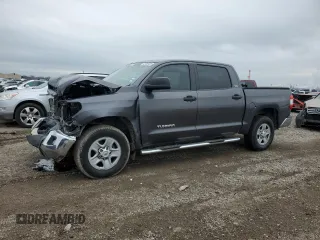 2017 Toyota Tundra 2WD SR5 with VIN 5TFEM5F15HX118765, listed as a Copart auction lot 45382425 with 189,458 mi miles and Clean Title. Bid and sale history available at carsss.com. Image 1.