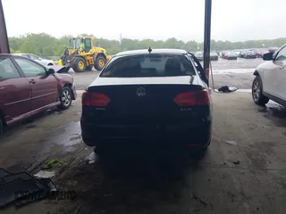 2013 Volkswagen Jetta SE z VIN 3VWDP7AJXDM353228, wystawiony jako IAAI lot #42364744 z przebiegiem 132 672 mil mil oraz . Historia ofert i sprzedaży dostępna na DreamBid. Obrazek 17.
