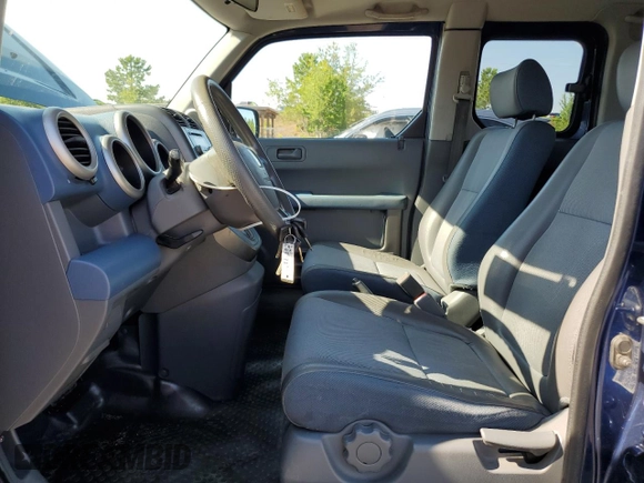 2003 Honda Element EX with VIN 5J6YH28503L017370, listed as a Copart auction lot 60040825 with 239,941 mi miles and Clean title. Bid and sale history available at DreamBid. Image 7.