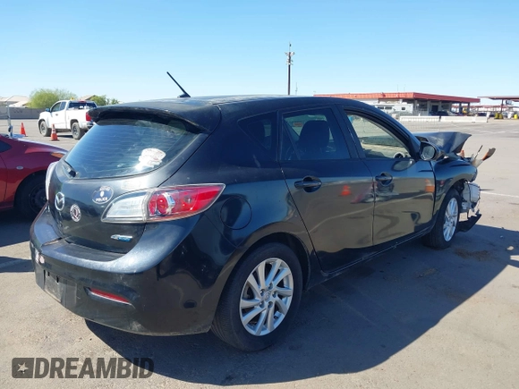 2012 Mazda 3 i Touring z VIN JM1BL1L87C1593877, wystawiony jako IAAI lot #41839090 z przebiegiem 175 624 mil mil oraz . Historia ofert i sprzedaży dostępna na DreamBid. Obrazek 4.
