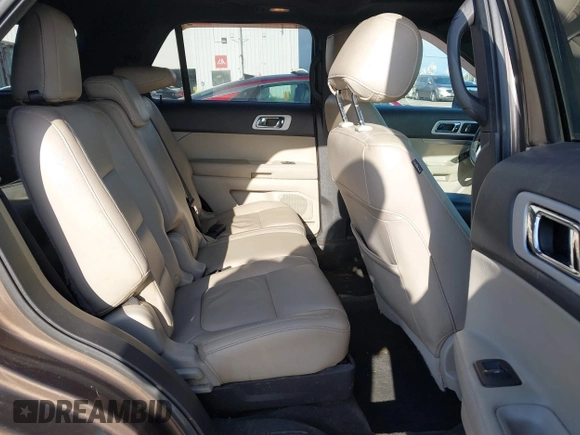 2015 Ford Explorer XLT with VIN 1FM5K8D80FGA93600, listed as a IAAI auction lot 41892821 with 207,028 mi miles and . Bid and sale history available at carsss.com. Image 8.