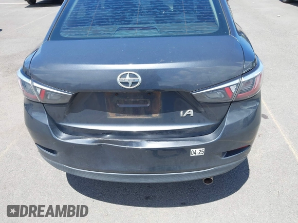 2016 Scion iA z VIN 3MYDLBZV5GY113222, wystawiony jako IAAI lot #42076460 z przebiegiem 112 249 mil mil oraz . Historia ofert i sprzedaży dostępna na DreamBid. Obrazek 18.