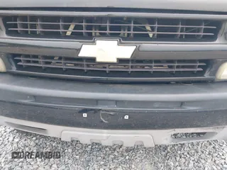 2006 Chevrolet Suburban LS w/1WT with VIN 1GNEC16Z36J176432, listed as a IAAI auction lot 42053552 with 364,087 mi miles. Bid and sale history available at carsss.com. Image 6.