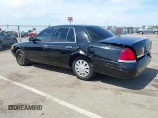2008 Ford Police Interceptor z VIN 2FAFP71V98X160096, wystawiony jako IAAI lot #42041147 z przebiegiem 223 577 mil mil oraz . Historia ofert i sprzedaży dostępna na DreamBid. Obrazek 3.