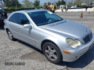 2001 Mercedes-Benz C 230/260/280/320 with VIN WDBRF61J41F104908, listed as a IAAI auction lot 42003924 with Not Provided miles and . Bid and sale history available at DreamBid. Image 1.
