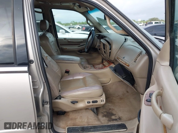 2001 Lincoln Navigator with VIN 5LMEU27R61LJ25426, listed as a IAAI auction lot 42455202 with 345,744 mi miles and . Bid and sale history available at DreamBid. Image 5.