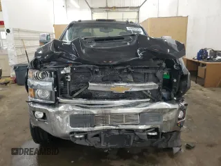 2018 Chevrolet Silverado 3500HD LT with VIN 1GC4KZCY0JF148536, listed as a Copart auction lot 44892825 with 123,280 mi miles and Salvage Title. Bid and sale history available at DreamBid. Image 5.