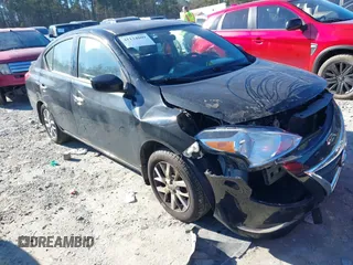 2017 Nissan Versa SV z VIN 3N1CN7AP2HL811691, wystawiony jako IAAI lot #41134809 z przebiegiem 140 539 mil mil oraz . Historia ofert i sprzedaży dostępna na DreamBid. Obrazek 1.