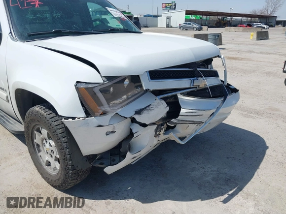 2009 Chevrolet Suburban LS z VIN 1GNFC16J29J109498, wystawiony jako IAAI lot #41768705 z przebiegiem 201 330 mil mil oraz . Historia ofert i sprzedaży dostępna na DreamBid. Obrazek 6.