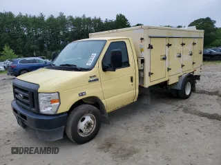 2021 Ford Econoline Cargo z VIN 1FDXE4FN2MDC34418, wystawiony jako Copart lot #62347935 z przebiegiem 88 788 mil mil oraz Czysty tytuł • Clean title. Historia ofert i sprzedaży dostępna na DreamBid. Obrazek 1.