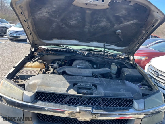 2002 Chevrolet Avalanche with VIN 3GNEC13T82G302926, listed as a Copart auction lot 47324455 with 379,025 mi miles and Clean Title. Bid and sale history available at carsss.com. Image 7.