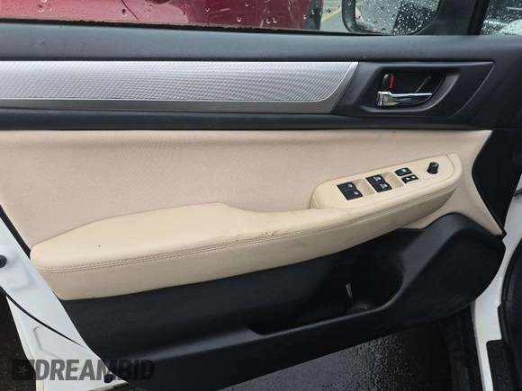 2018 Subaru Outback Premium z VIN 4S4BSAFC7J3242399, wystawiony jako IAAI lot #42498181 z przebiegiem 28 746 mil mil oraz . Historia ofert i sprzedaży dostępna na DreamBid. Obrazek 17.