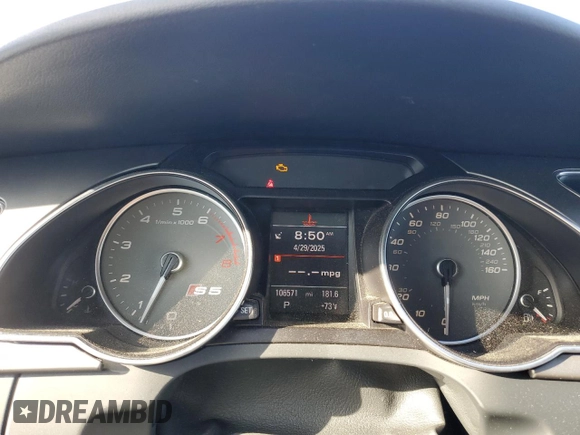 2013 Audi S5 Prestige z VIN WAUVGAFR9DA001304, wystawiony jako Copart lot #54165695 z przebiegiem 106 571 mil mil oraz Szkody całkowita. Historia ofert i sprzedaży dostępna na DreamBid. Obrazek 9.