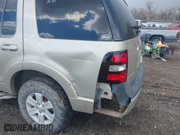 2007 Ford Explorer XLT with VIN 1FMEU73EX7UB55289, listed as a IAAI auction lot 41933815 with 192,559 mi miles. Bid and sale history available at carsss.com. Image 6.