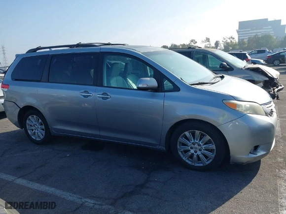 2013 Toyota Sienna XLE AAS with VIN 5TDYK3DC0DS360388, listed as a IAAI auction lot 41163681 with 146,920 mi miles. Bid and sale history available at carsss.com. Image 14.