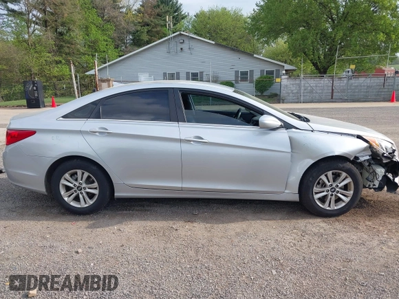 2013 Hyundai Sonata GLS with VIN 5NPEB4AC6DH539103, listed as a IAAI auction lot 42124467 with 182,907 mi miles and . Bid and sale history available at carsss.com. Image 14.