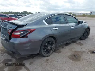 2018 Nissan Altima 2.5 S with VIN 1N4AL3AP9JC288485, listed as a IAAI auction lot 40718406 with 106,819 mi miles. Bid and sale history available at carsss.com. Image 4.