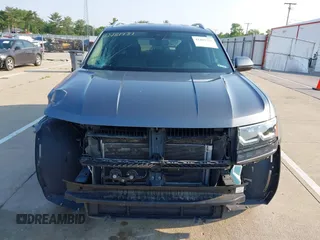 2018 Volkswagen Atlas SE z VIN 1V2DR2CA2JC550354, wystawiony jako IAAI lot #42481731 z przebiegiem 119 914 mil mil oraz . Historia ofert i sprzedaży dostępna na DreamBid. Obrazek 13.