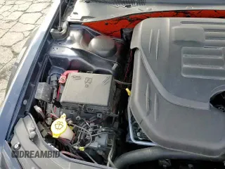 2018 Chrysler 300 S z VIN 2C3CCABG8JH266422, wystawiony jako Copart lot #85378625 z przebiegiem 67 977 mil mil oraz Szkoda całkowita • Salvage title. Historia ofert i sprzedaży dostępna na DreamBid. Obrazek 13.