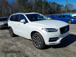 2018 Volvo XC90 Momentum z VIN YV4102CK8J1355326, wystawiony jako IAAI lot #41600845 z przebiegiem 98 586 mil mil oraz . Historia ofert i sprzedaży dostępna na DreamBid. Obrazek 1.