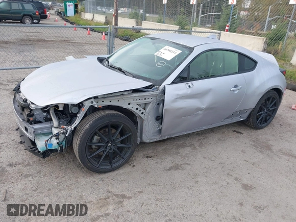 2022 Toyota 86 Premium с VIN JF1ZNBF1XN8751108, выставлен на аукционе IAAI как лот 40700214 с пробегом 33 033 миль миль и . История ставок и продаж доступна на DreamBid. Изображение 18.