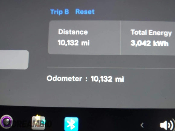2024 Tesla Model Y Performance with VIN 7SAYGDEFXRF049338, listed as a IAAI auction lot 41240812 with 10,132 mi miles and . Bid and sale history available at DreamBid. Image 15.