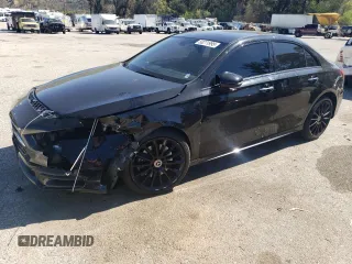 2019 Mercedes-Benz A 220 z VIN WDD3G4EB6KW012413, wystawiony jako Copart lot #50271995 z przebiegiem 40 559 mil mil oraz Szkoda całkowita • Salvage title. Historia ofert i sprzedaży dostępna na DreamBid. Obrazek 1.