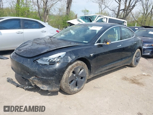 2018 Tesla Model 3 Long Range Battery z VIN 5YJ3E1EB2JF103096, wystawiony jako IAAI lot #42016324 z przebiegiem 143 247 mil mil oraz . Historia ofert i sprzedaży dostępna na DreamBid. Obrazek 6.
