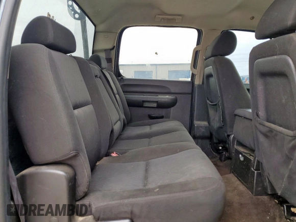 2011 Chevrolet Silverado 1500 LT with VIN 3GCPCSE0XBG266523, listed as a Copart auction lot 50088555 with 224,874 mi miles and Salvage Title. Bid and sale history available at DreamBid. Image 10.