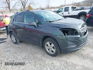 2016 Chevrolet Trax LT with VIN 3GNCJPSB2GL164579, listed as a IAAI auction lot 40984794 with 114,717 mi miles. Bid and sale history available at carsss.com. Image 1.