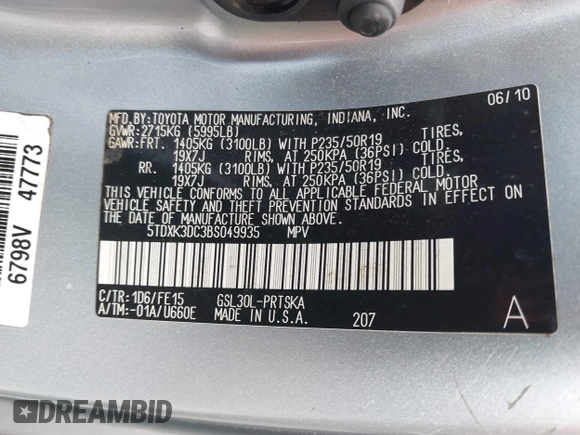 2011 Toyota Sienna SE with VIN 5TDXK3DC3BS049935, listed as a IAAI auction lot 41539665 with 269,130 mi miles. Bid and sale history available at carsss.com. Image 9.