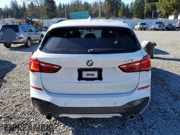 2017 BMW X1 xDrive28i with VIN WBXHT3C34H5F70315, listed as a Copart auction lot 40435943 with 0 mi miles. Bid and sale history available at carsss.com. Image 6.