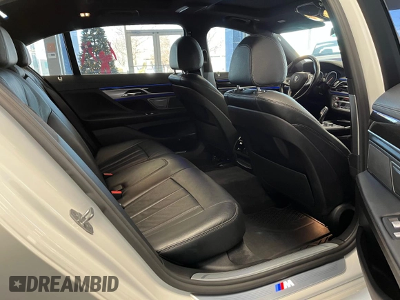 2018 BMW 7 Series 740i with VIN WBA7E2C50JG743251, listed as a Copart auction lot 80632294 with 60,974 mi miles and Clean Title. Bid and sale history available at carsss.com. Image 6.