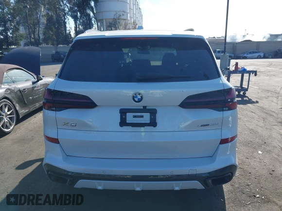 2024 BMW X5 xDrive40i z VIN 5UX23EU02R9T61437, wystawiony jako IAAI lot #41921905 z przebiegiem 19 178 mil mil oraz . Historia ofert i sprzedaży dostępna na DreamBid. Obrazek 17.