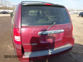 2008 Chrysler Town & Country Touring with VIN 2A8HR54P88R682746, listed as a IAAI auction lot 41769917 with 198,072 mi miles and . Bid and sale history available at DreamBid. Image 6.