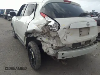 2011 Nissan Juke SL with VIN JN8AF5MR4BT021576, listed as a IAAI auction lot 41947341 with 124,277 mi miles. Bid and sale history available at carsss.com. Image 3.