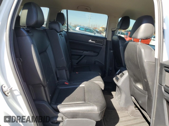 2018 Volkswagen Atlas SE z VIN 1V2PR2CA4JC517935, wystawiony jako Copart lot #49287465 z przebiegiem 88 907 mil mil oraz Szkoda całkowita • Salvage title. Historia ofert i sprzedaży dostępna na DreamBid. Obrazek 11.