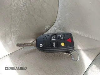 2006 Volvo V70 2.4L with VIN YV1SW612962574792, listed as a IAAI auction lot 42187150 with 124,636 mi miles and . Bid and sale history available at DreamBid. Image 11.