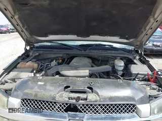 2003 Chevrolet Avalanche with VIN 3GNEC13T23G115201, listed as a IAAI auction lot 42088952 with 1 mi miles. Bid and sale history available at carsss.com. Image 10.