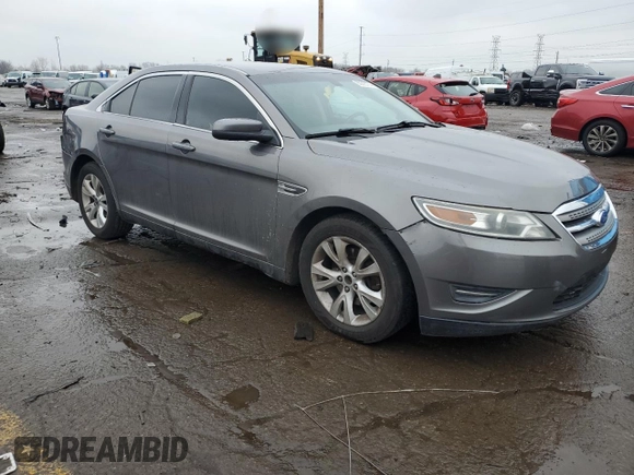 2012 Ford Taurus SEL z VIN 1FAHP2HW9CG103826, wystawiony jako Copart lot #86323774 z przebiegiem 227 186 mil mil oraz Czysty tytuł • Clean title. Historia ofert i sprzedaży dostępna na DreamBid. Obrazek 4.