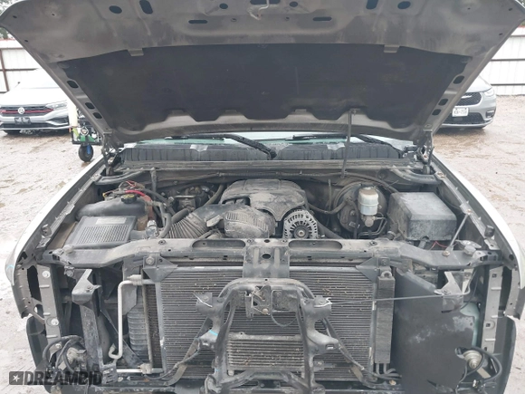 2013 Chevrolet Silverado 1500 LT with VIN 1GCRCSE08DZ119936, listed as a IAAI auction lot 41464530 with 215,080 mi miles. Bid and sale history available at carsss.com. Image 10.
