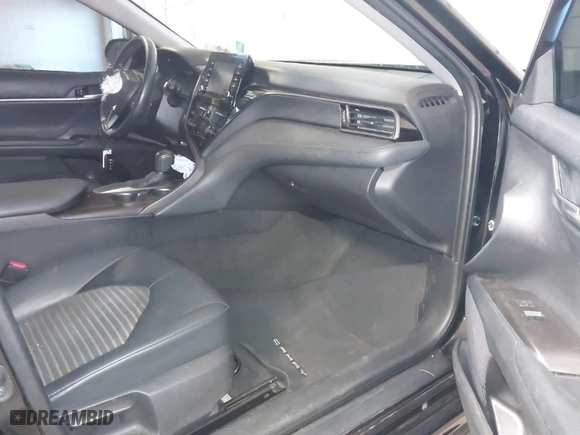 2021 Toyota Camry SE Nightshade with VIN 4T1T11AK9MU613194, listed as a IAAI auction lot 41353207 with 60,202 mi miles. Bid and sale history available at carsss.com. Image 5.