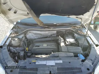2017 Volkswagen Tiguan S z VIN WVGAV7AX6HK016340, wystawiony jako Copart lot #52073245 z przebiegiem 175 069 mil mil oraz Tytuł czysty. Historia ofert i sprzedaży dostępna na DreamBid. Obrazek 12.
