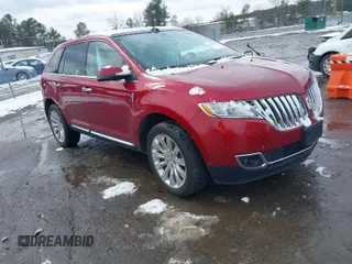 2013 Lincoln MKX with VIN 2LMDJ6JK0DBL05701, listed as a IAAI auction lot 41578926 with 80,023 mi miles. Bid and sale history available at carsss.com. Image 1.