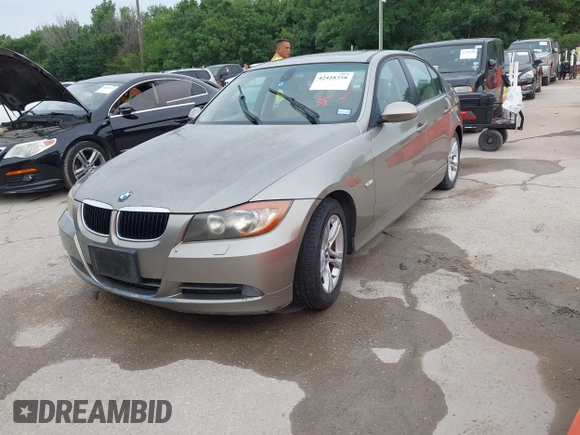 2008 BMW 3 Series 328xi z VIN WBAVC93538K041700, wystawiony jako IAAI lot #42418358 z przebiegiem 129 988 mil mil oraz . Historia ofert i sprzedaży dostępna na DreamBid. Obrazek 2.