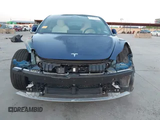2020 Tesla Model 3 Performance z VIN 5YJ3E1EC7LF641918, wystawiony jako IAAI lot #41984261 z przebiegiem 50 202 mil mil oraz . Historia ofert i sprzedaży dostępna na DreamBid. Obrazek 13.
